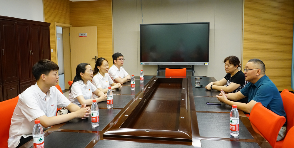 傳遞愛心 關(guān)愛孤殘兒童    ——依愛消防慰問兒童福利院普及消防安全知識(shí)